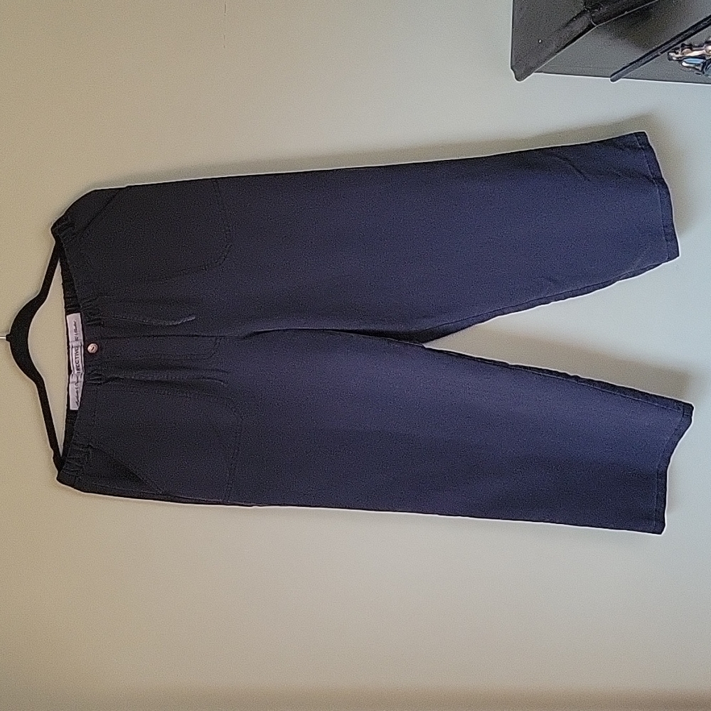 Directives black casual pants, pull-on comfort with tie in front Large